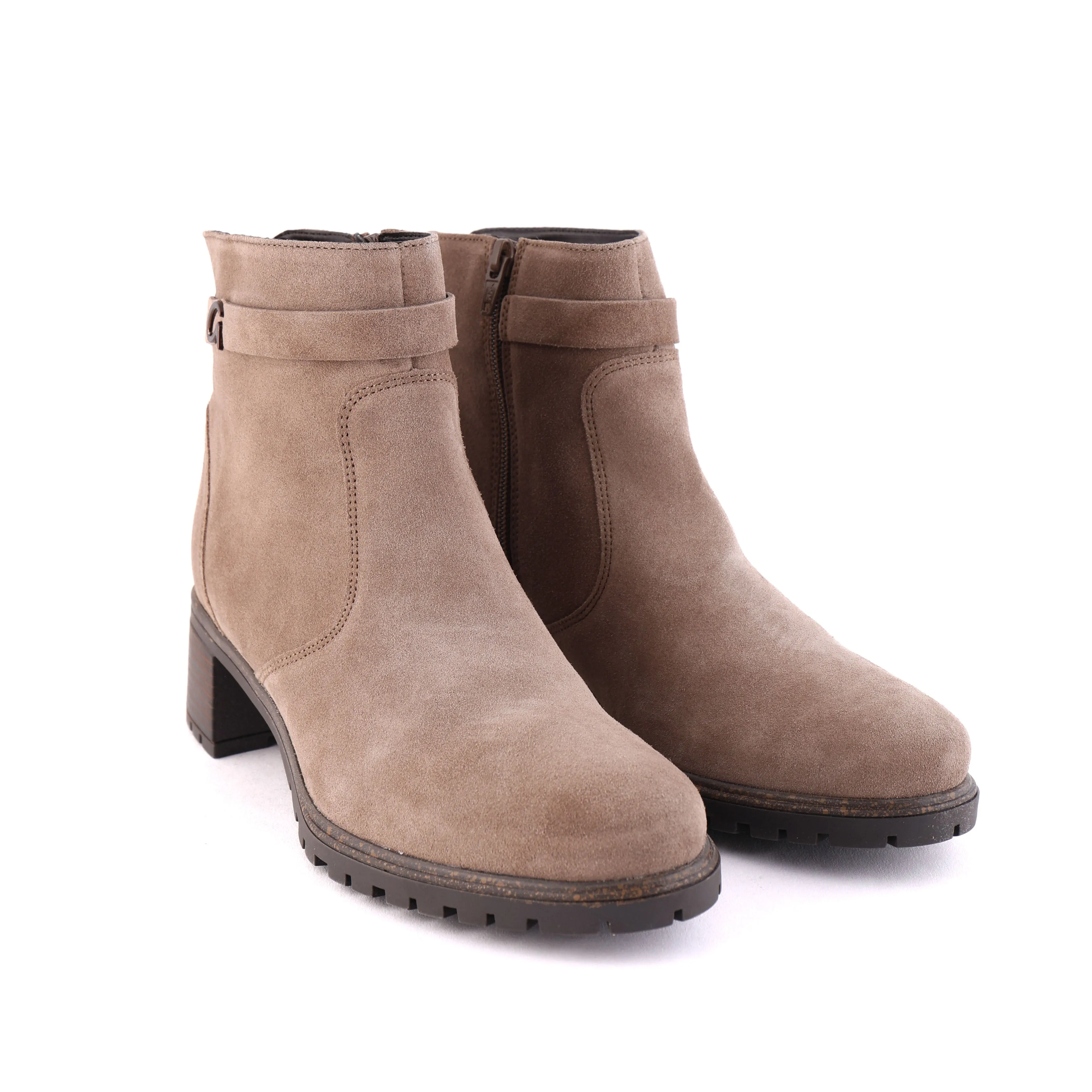 40511 Sesame Suede