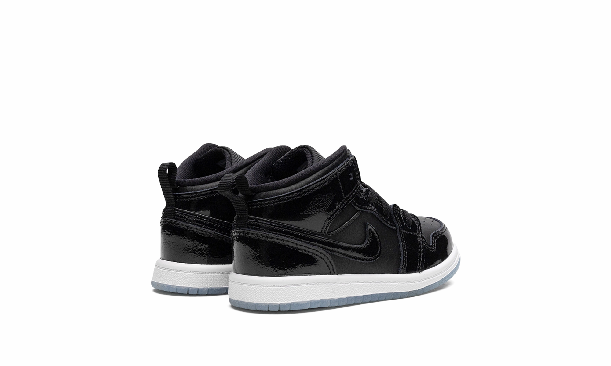 Versatile Everyday Style Air Jordan Retro 1 Mid SE TD "Space Jam" Outfit For The Weekend