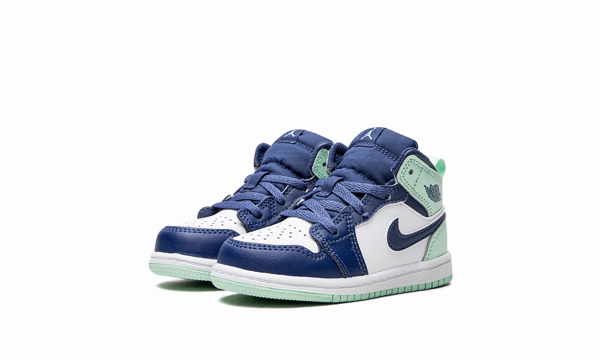 Jordan 1 Mid TD "Mystic Navy" Magnetic Closure