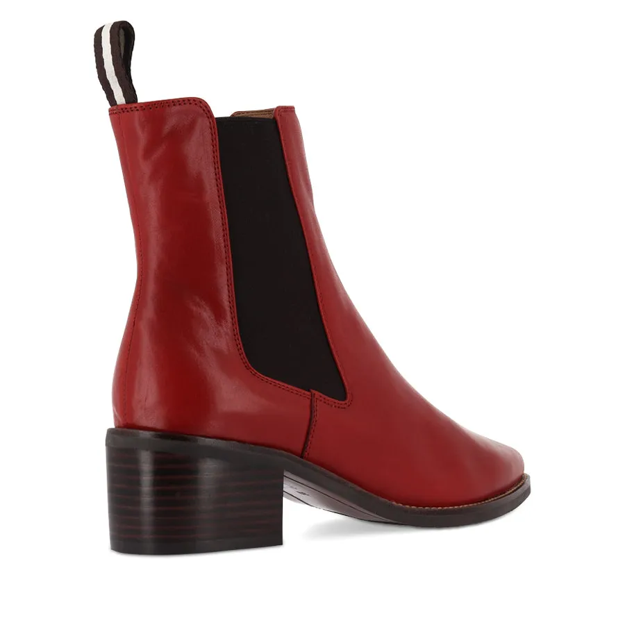 DAILY - RED WAXY LEATHER