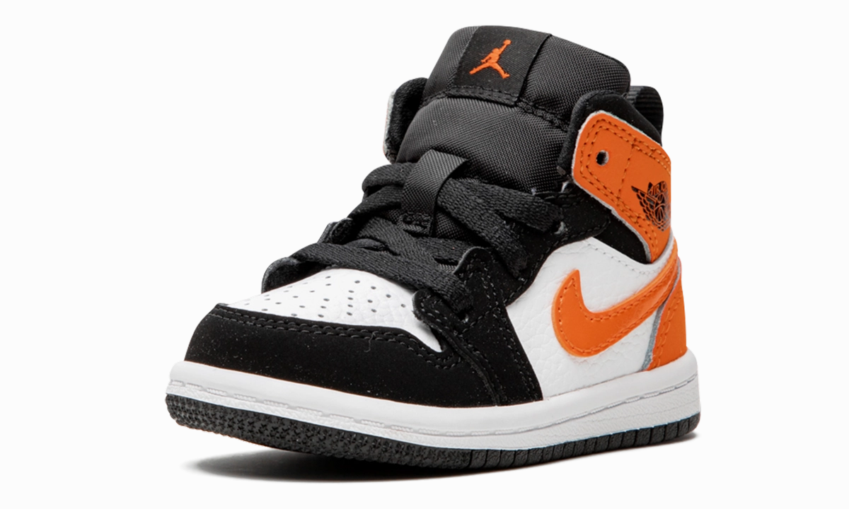 Jordan 1 Mid TD Water Bottle Pocket, Crafted For Style, Unlined