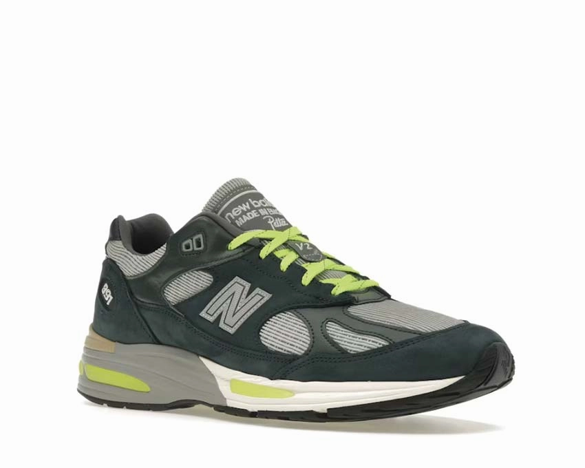 Chic New Balance 991v2 Made in UK Patta "Sea Moss"