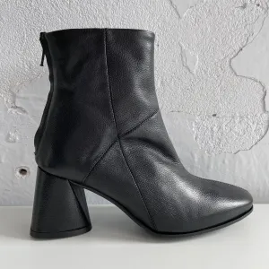 Lilimill 7142 Nero - LAST PAIR size 37