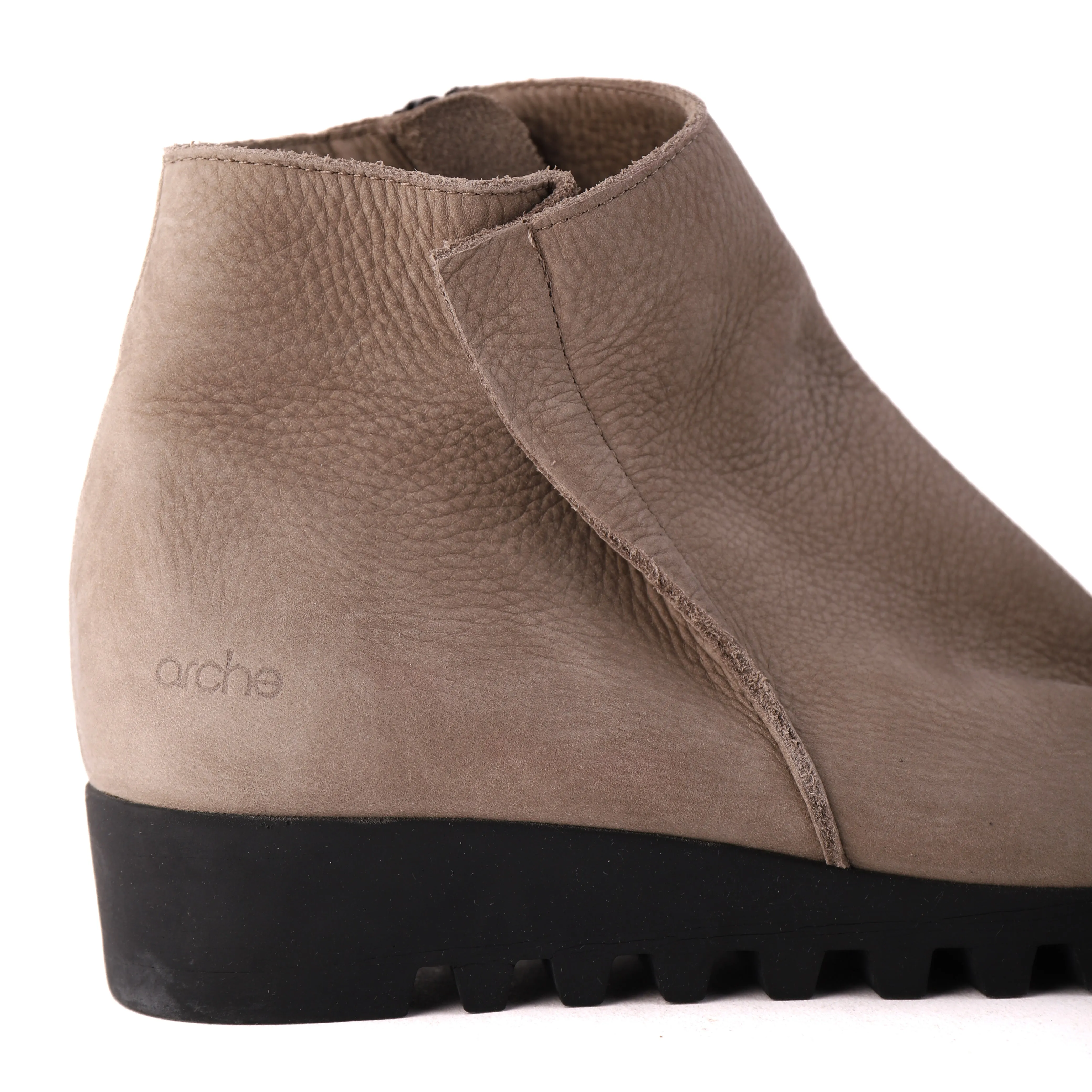 LOMHUS Taupe Nubuck