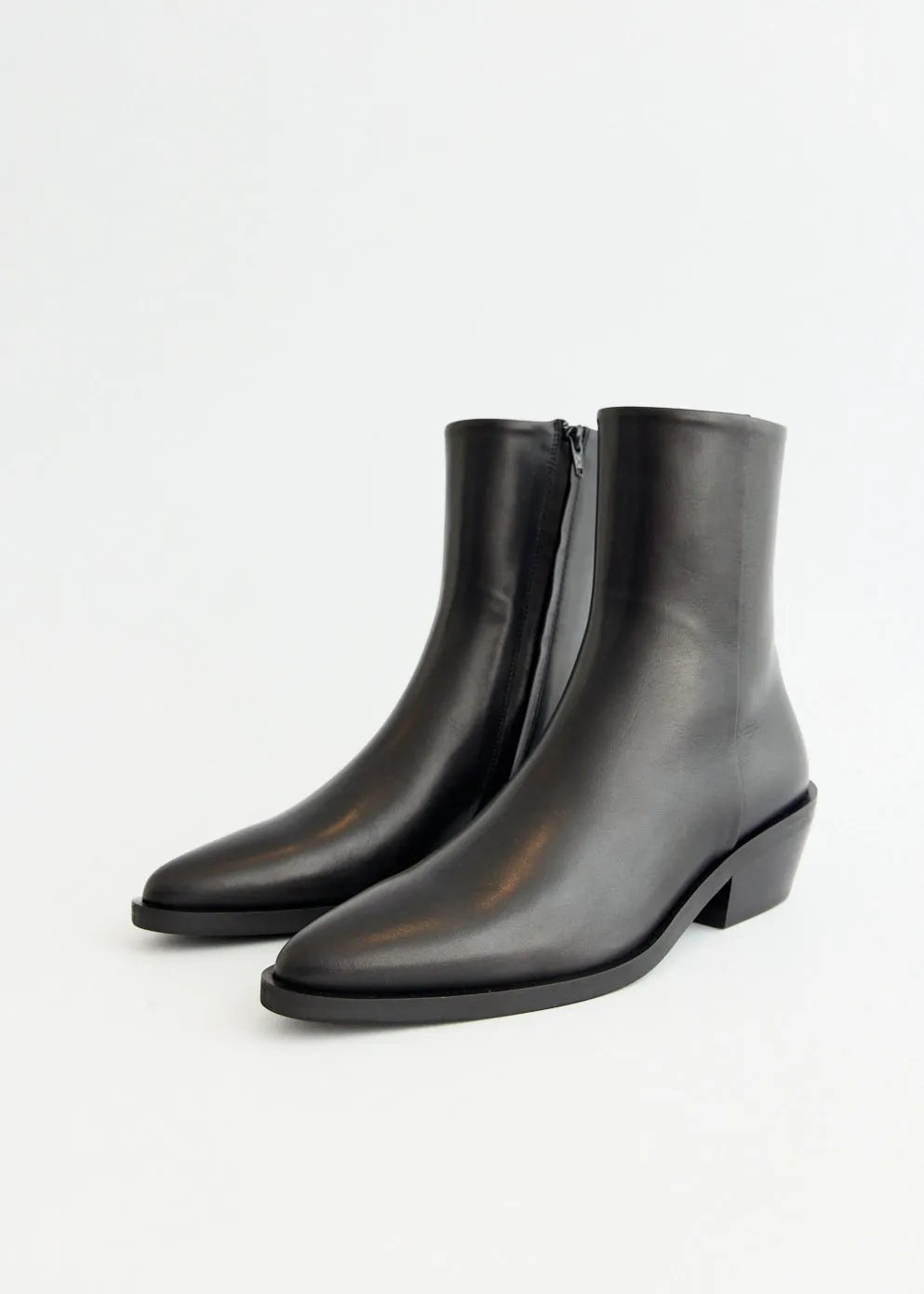 Join The Trend, Space-Saving Hudson Boots