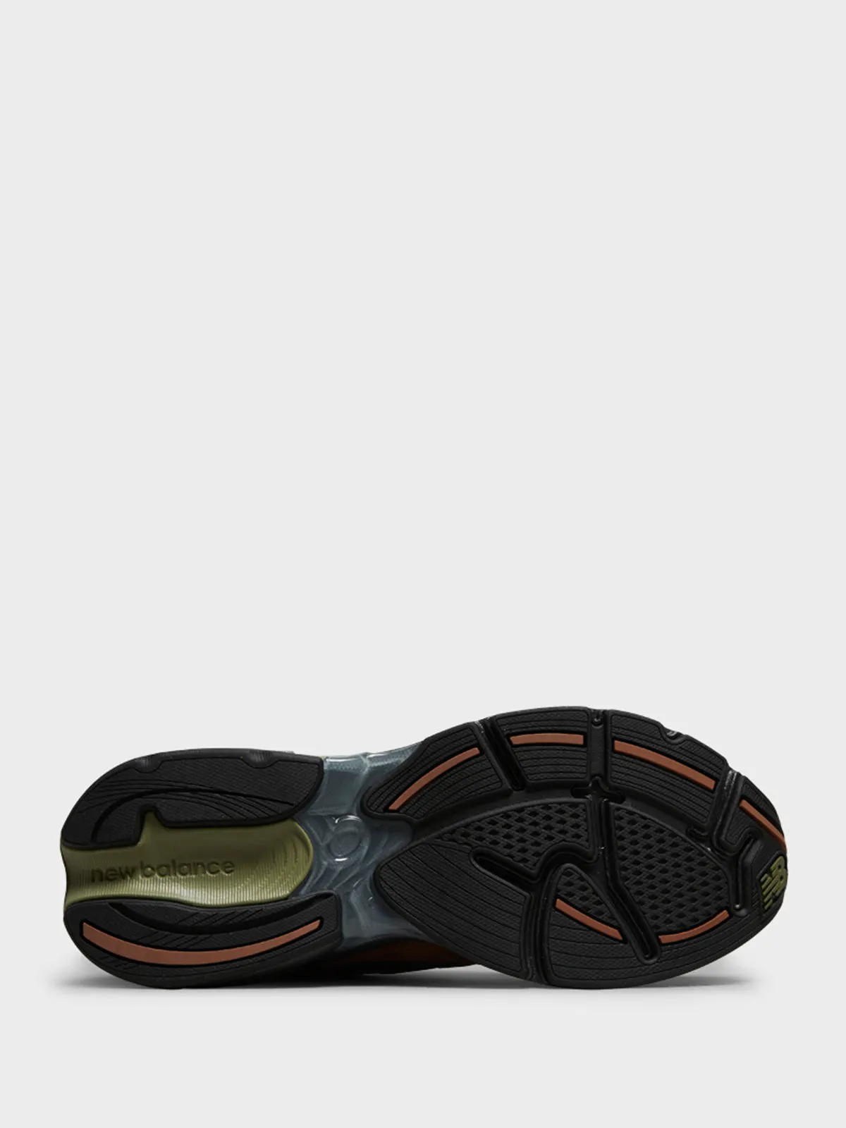 2010 Sneakers in Pecan Water Bottle Pocket, Lightweight Design