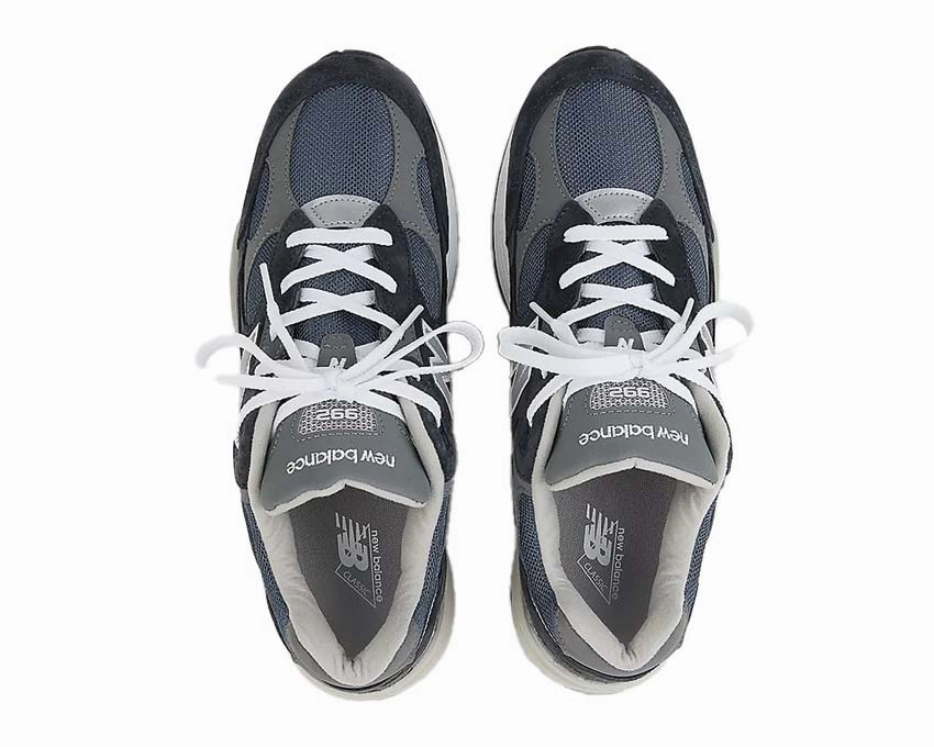 Durable New Balance 992 Made in USA "Navy"