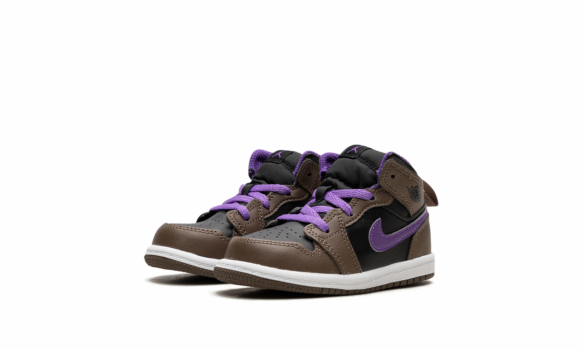 Air Jordan 1 MID TD "Palomino" Outfit For The Weekend