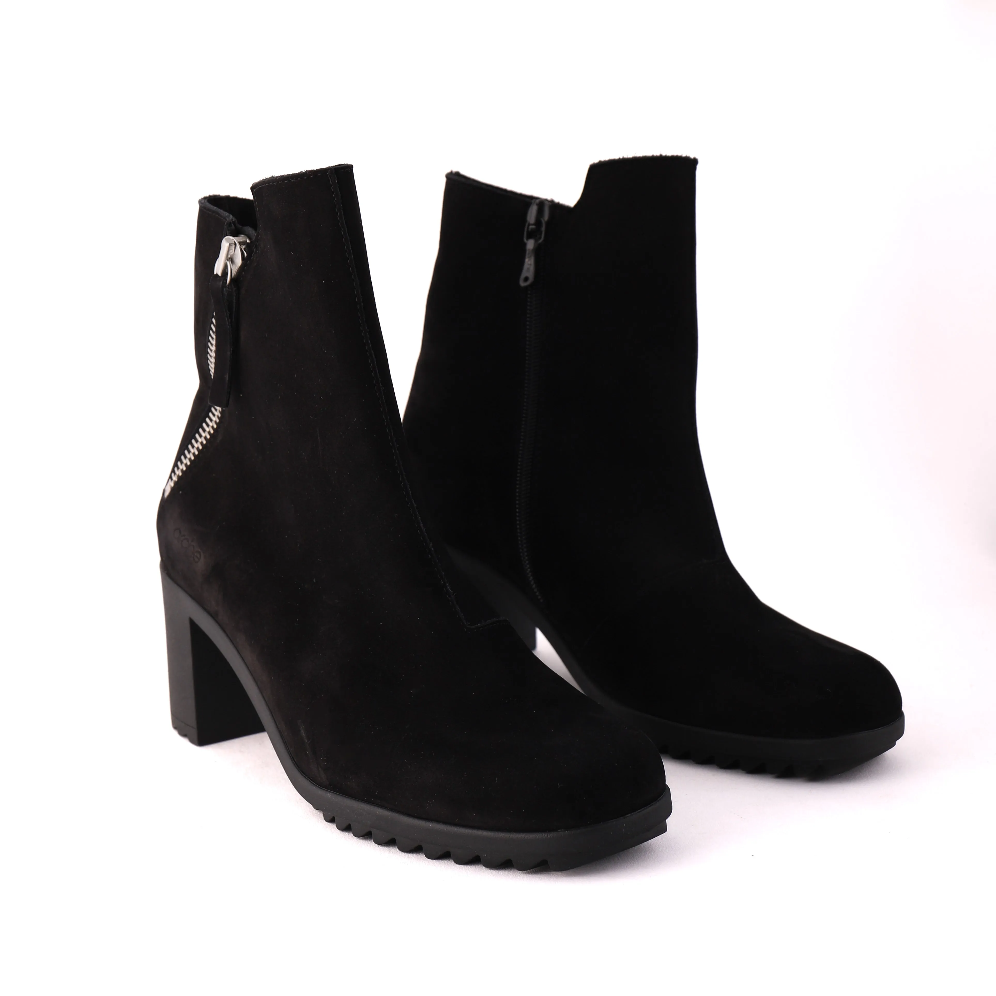 SHELBA Black Nubuck