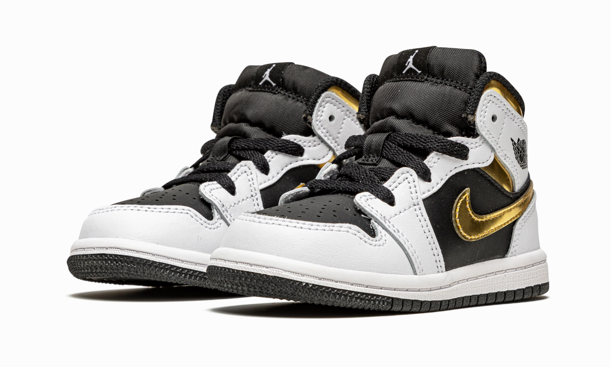 Jordan 1 Mid TD "White / Gold" Get Ready To Impress