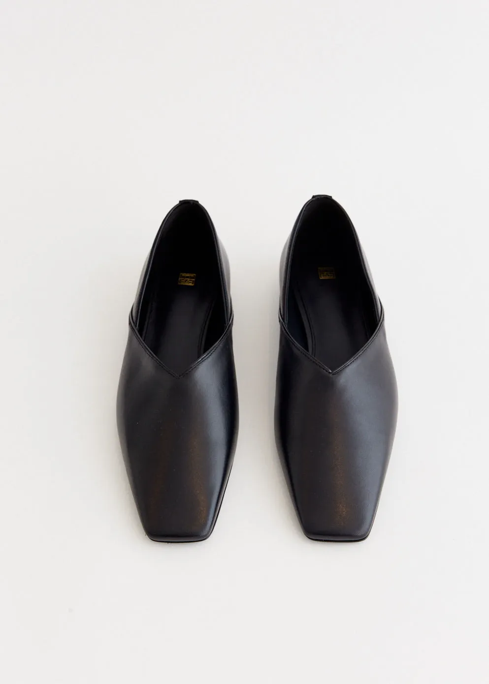 Easy Checkout, Chic, High-End The Everyday Flats