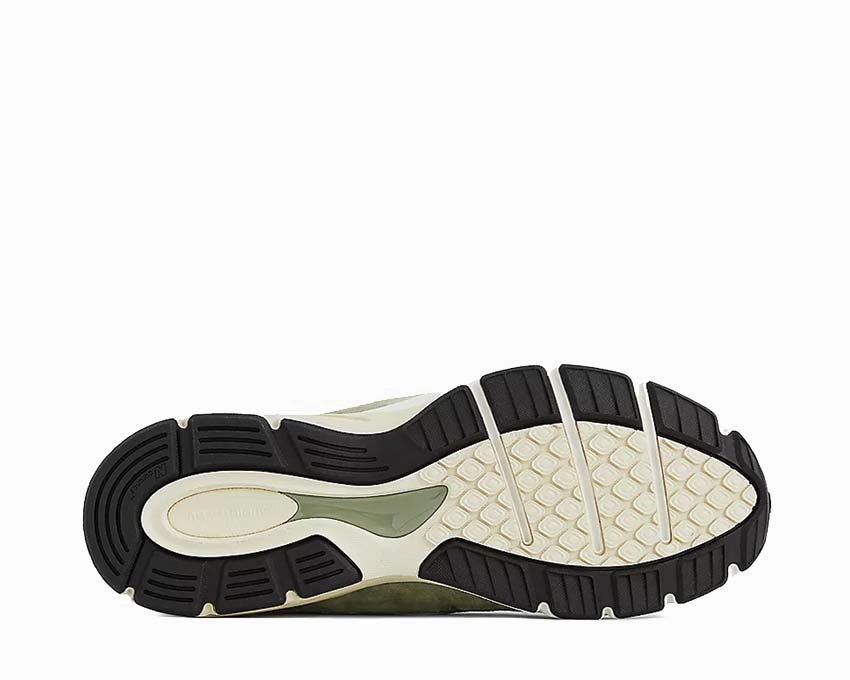 New Balance 990v4 Made in USA Olive Interior Pocket, Minimalist Vibe, Quilted Leather Clutch