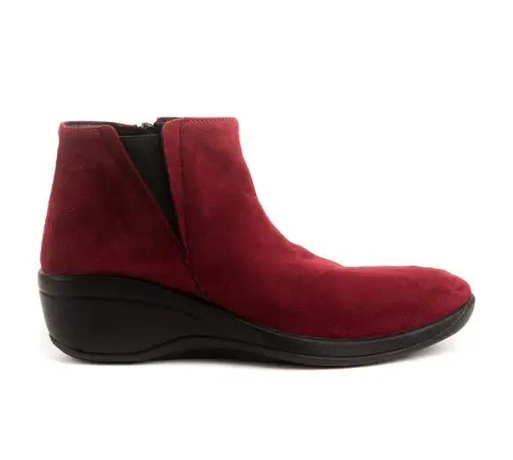 Womens Arcopedico Luana  Flexible, Supportive & Stylish for All Seasons