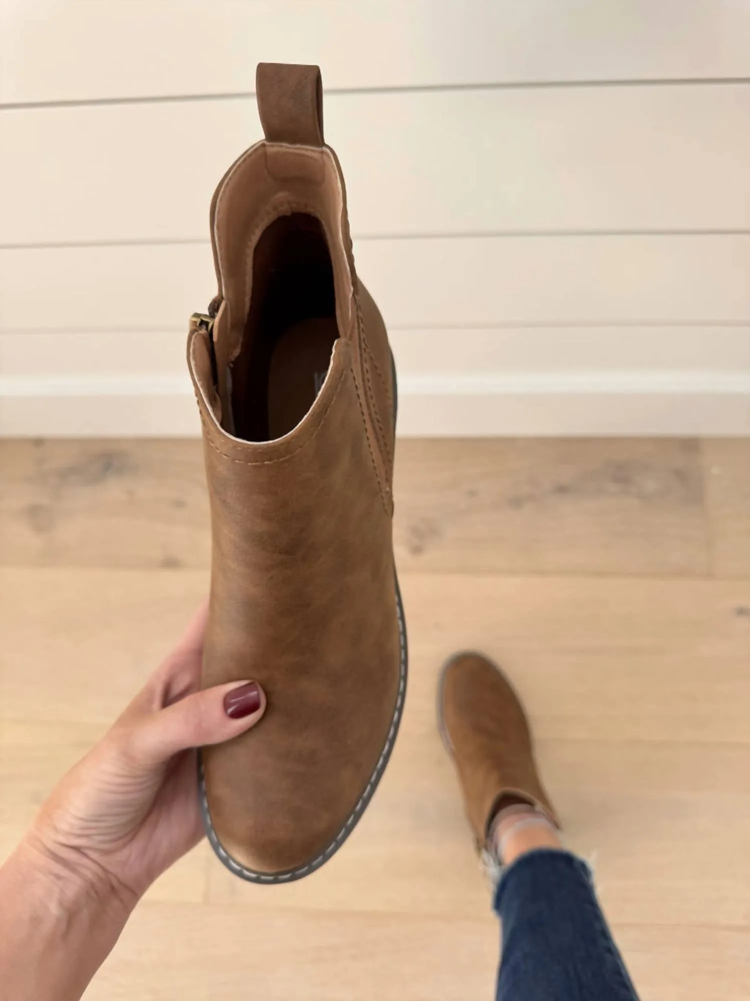Women's Bite Me Boots In Dark Cognac