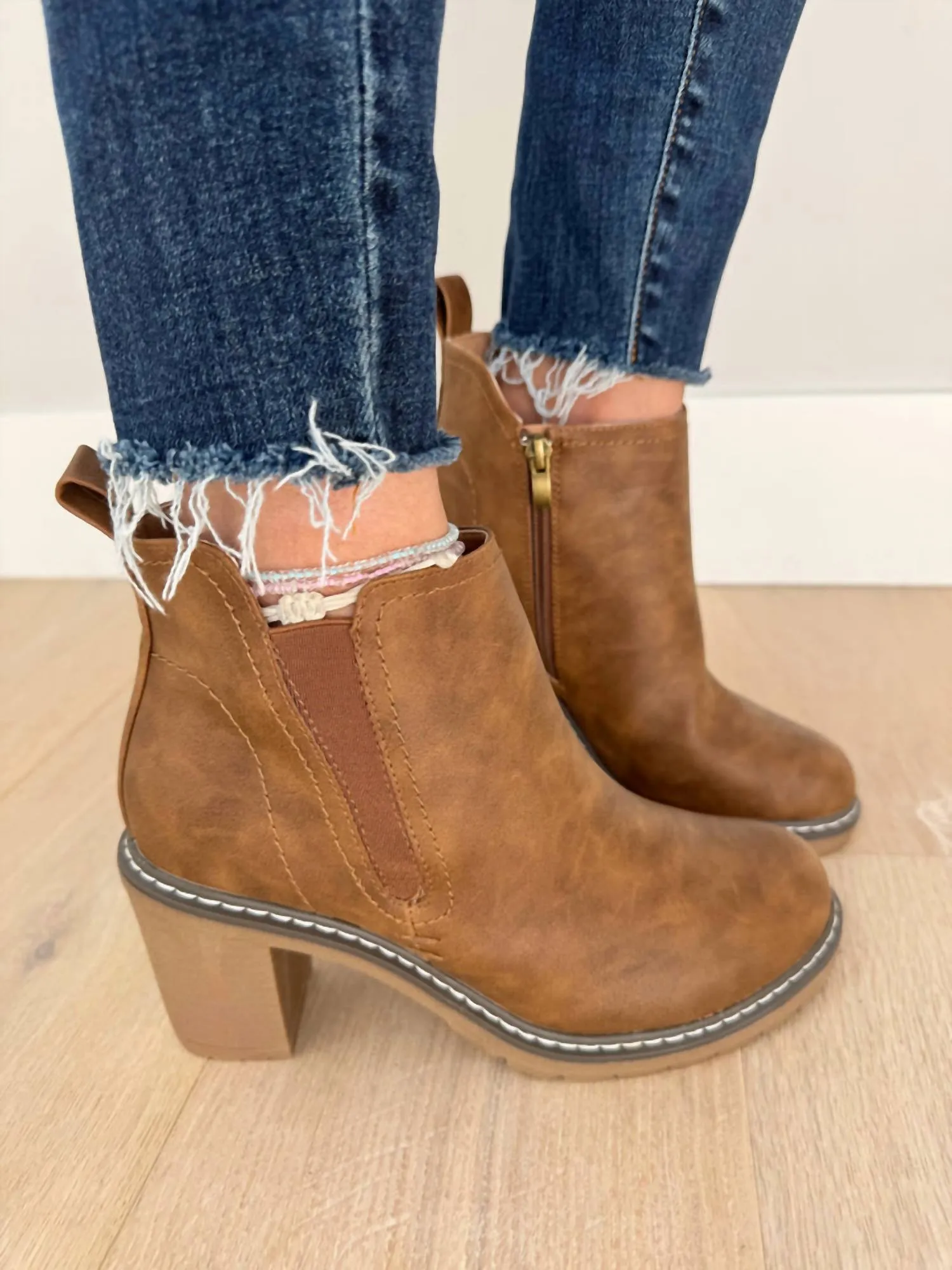Women's Bite Me Boots In Dark Cognac