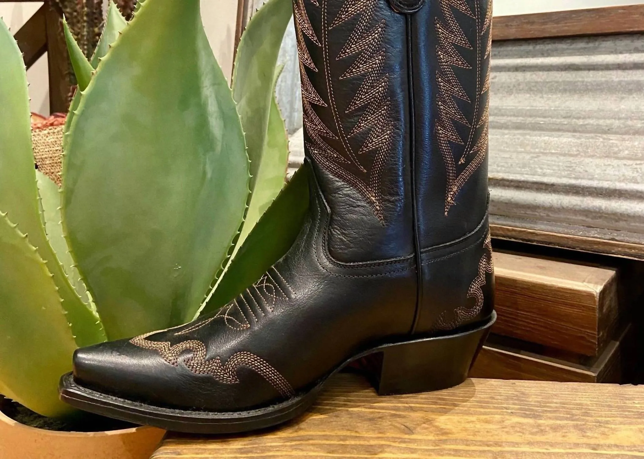 Women's Cowboy Boots In Black