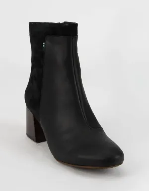 Women's Emmy Leather Booties In Black