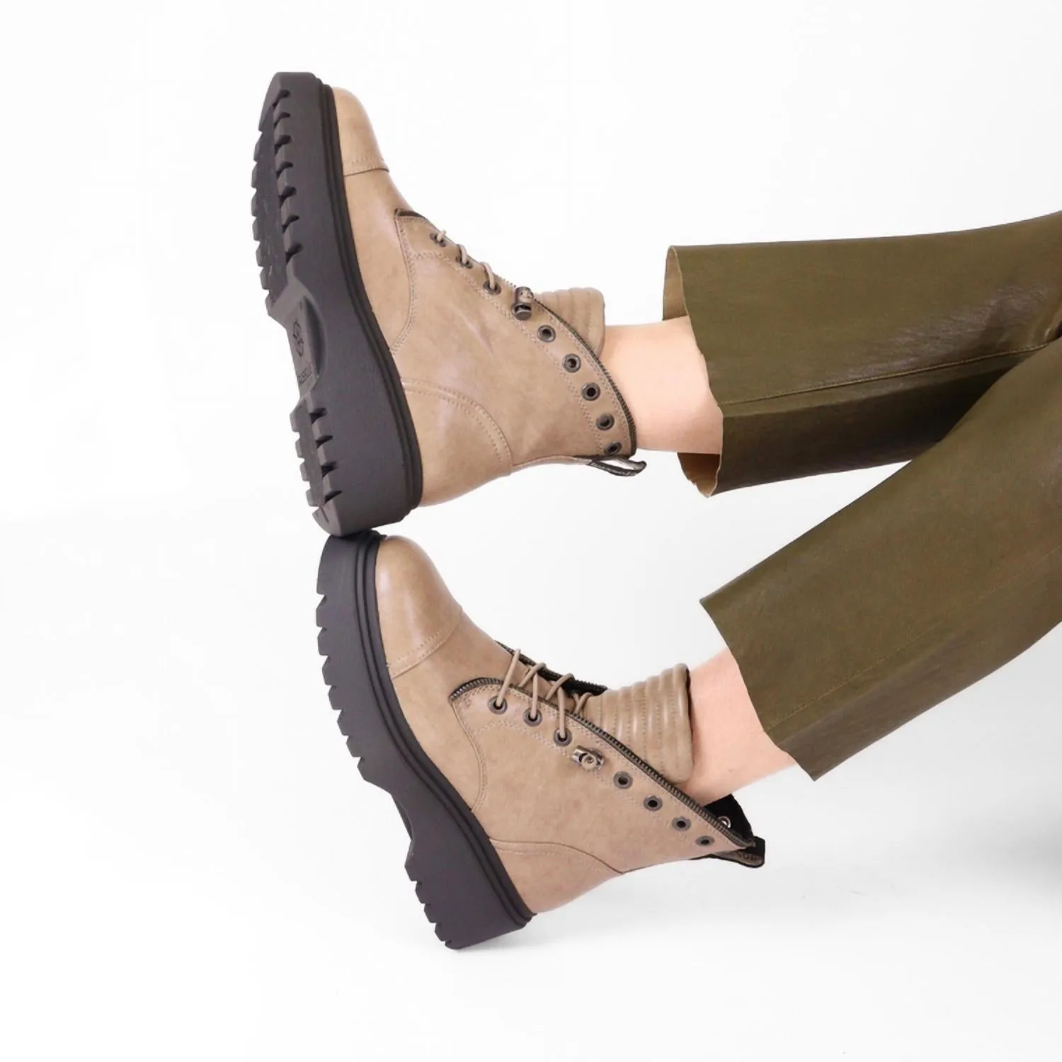 Women's Faye Boots In Taupe