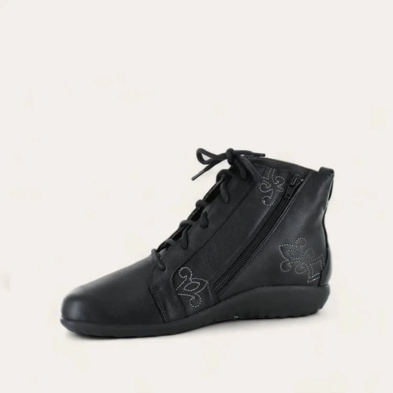 Women's Manga Boots - Medium In Soft Black