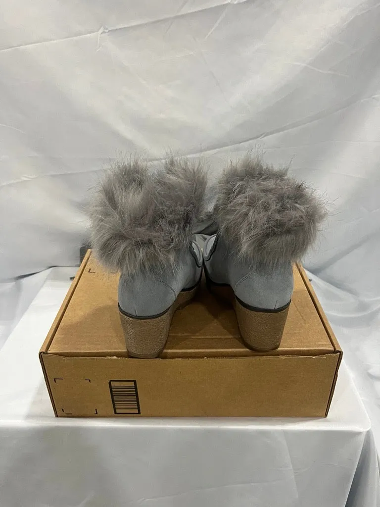 Women's Pasha Wedge Snow Booties US8