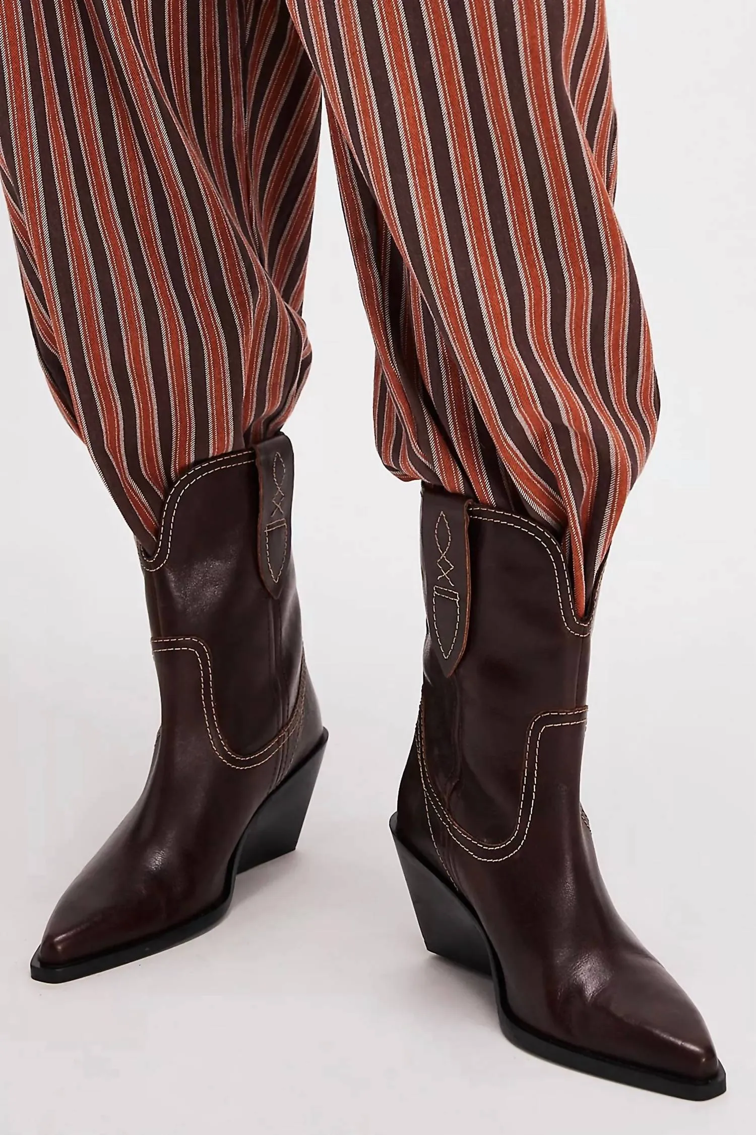 Women's Pitchfork Point Western Boot In Fudgesicle Leather