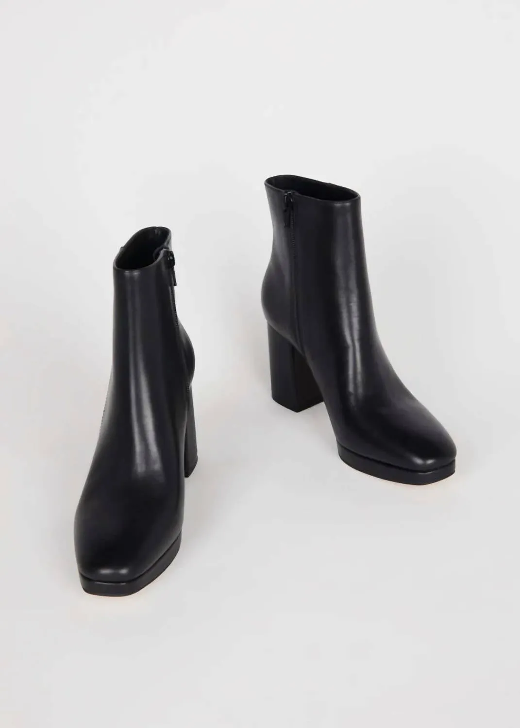 Women's Rachel Heeled Boot In Black