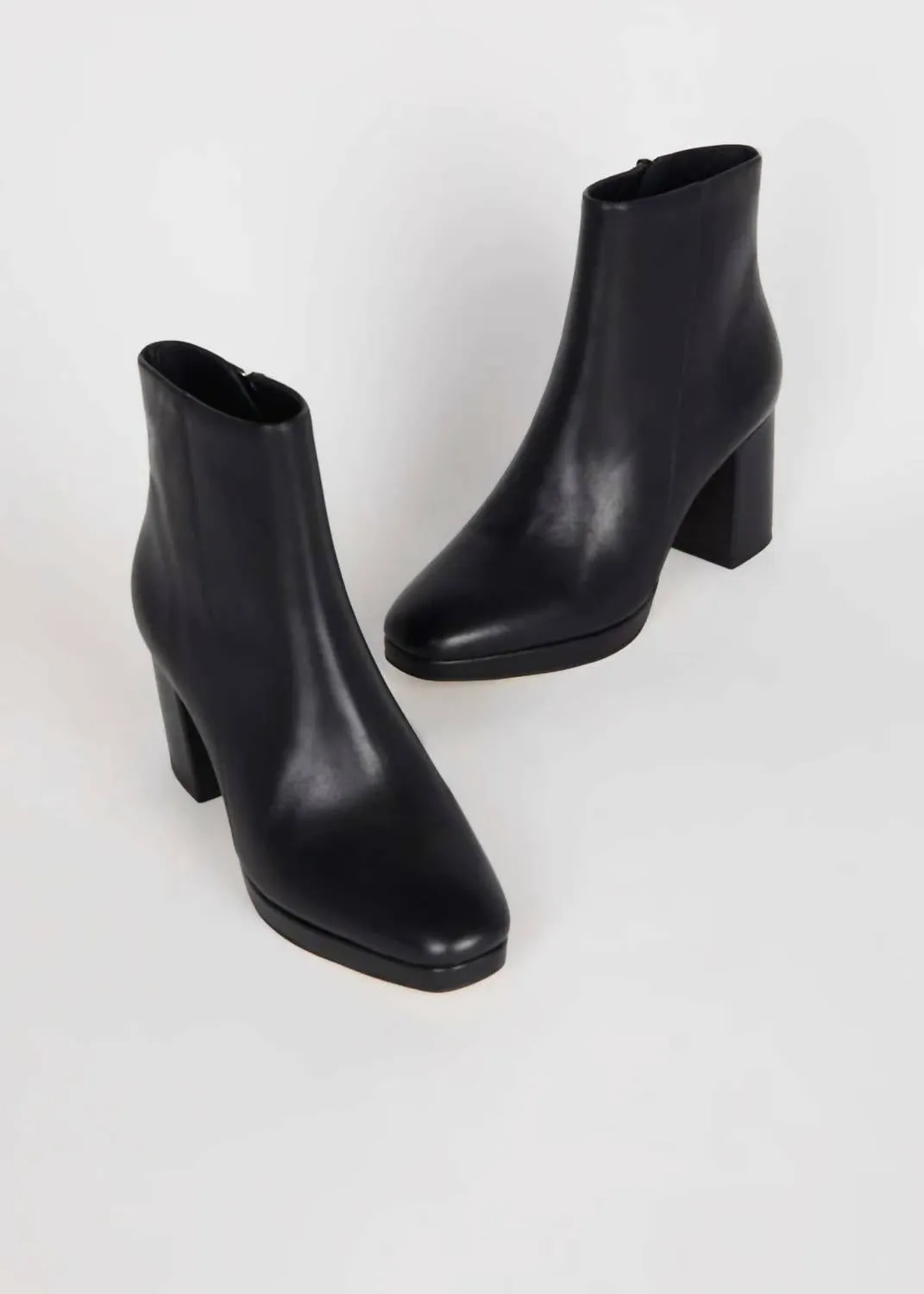 Women's Rachel Heeled Boot In Black